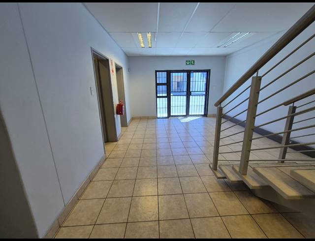 609M² WAREHOUSE TO LET IN LINBRO PARK